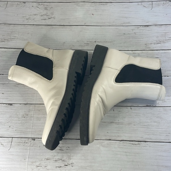 Franco Sarto White Leather Carian Chelsea Ankle Bootie - Picture 7 of 10